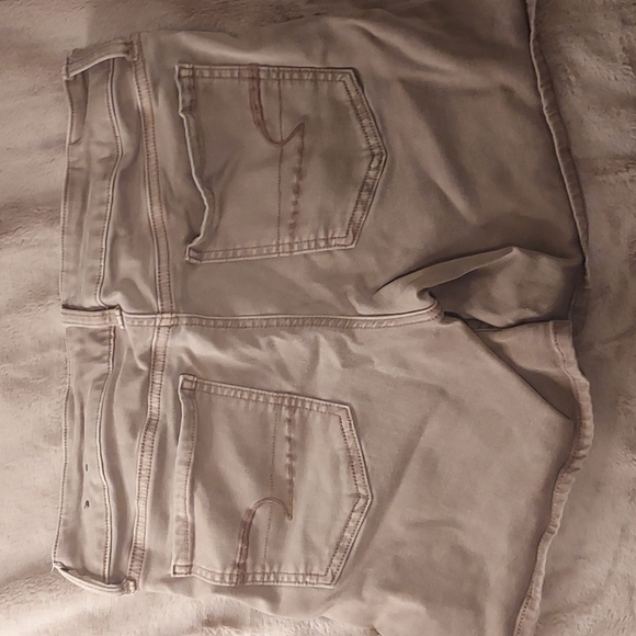 American Eagle Shorts - Picture 2 of 7